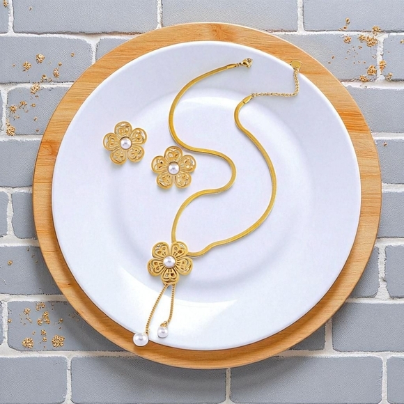 🆕 Romantic Floral Faux Pearl Jewelry Set | 18K Gold Plated Stainless Steel - Picture 10 of 16